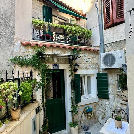 Tiny Dream - Old Town Rooms Split Exterior photo
