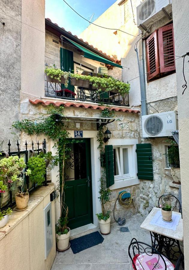 Tiny Dream - Old Town Rooms Split Exterior photo